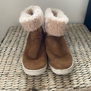 Beautiful UGGS 🧡